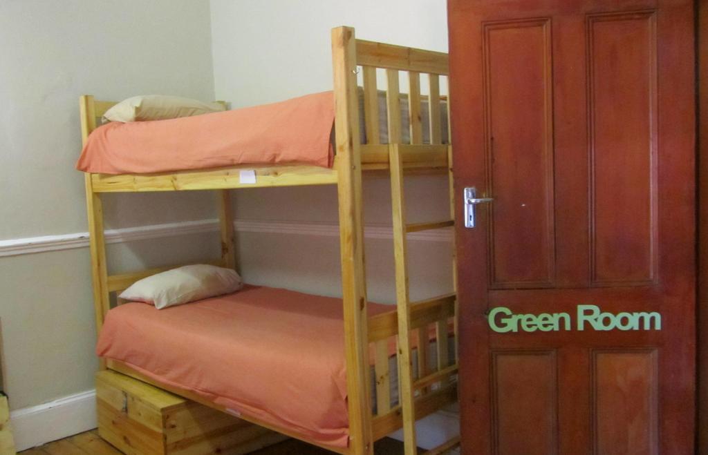 Green Elephant Backpackers Кейптаун Номер фото
